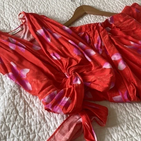 Tropical top and skirt. - Picture 1 of 11